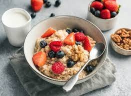 oatmeal-with-berries-and-nuts